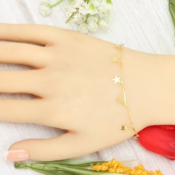 "Trendy Handmade Bracelet – A Thoughtful Gift for Girls & Women | UNVRC1146 - Picture 2 of 10